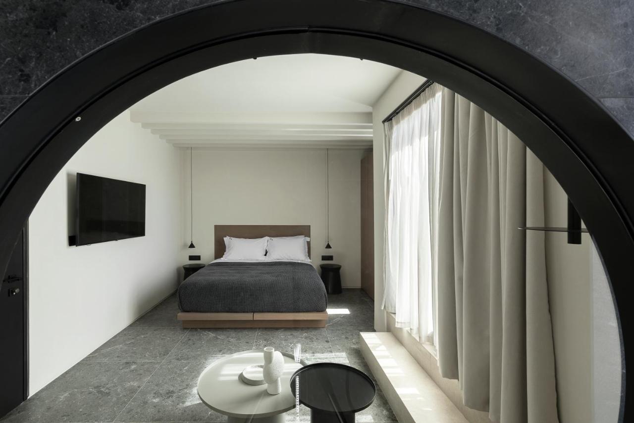 Cubic Mykonos Seafront Design Suites Орнос Экстерьер фото