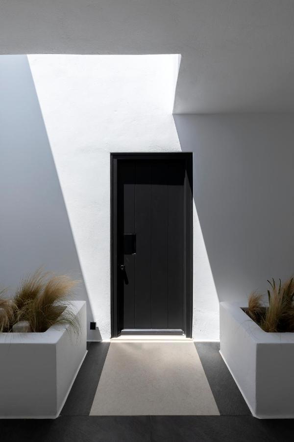 Cubic Mykonos Seafront Design Suites Орнос Экстерьер фото